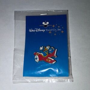 2001 Disney Donald Duck Airplane Pin Walt Disney Travel Co Vintage